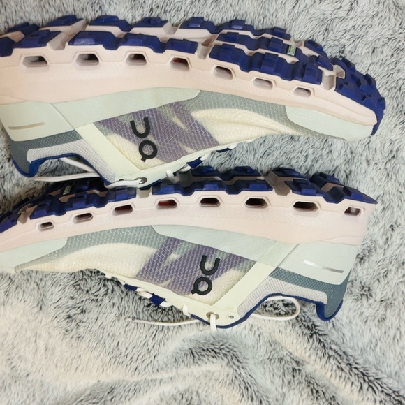 LIKE NEW Worn Once! On Running Women’s Cloudvista-W8.5 in Frost|Mineral - Picture 11 of 11